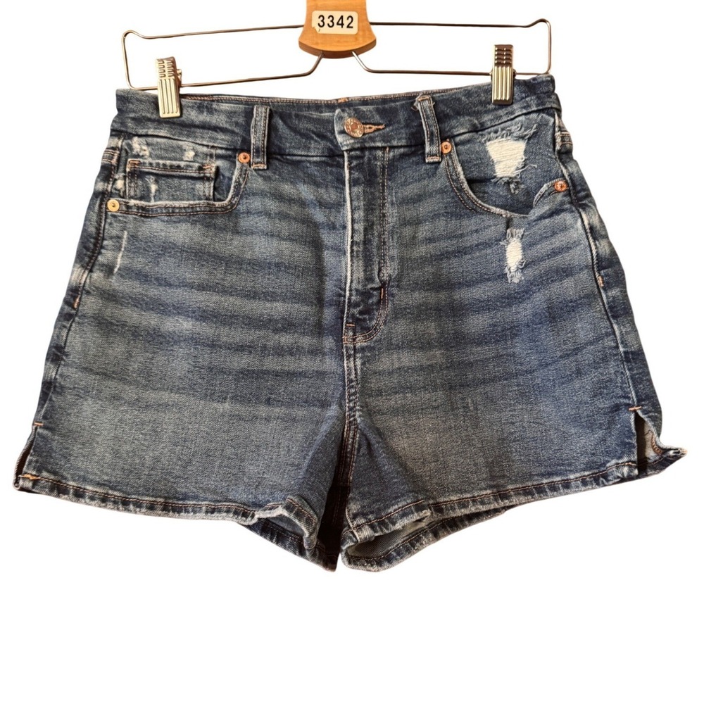 American Eagle High Waisted Distressed Denim Curvy Mom Short 8 Stretch